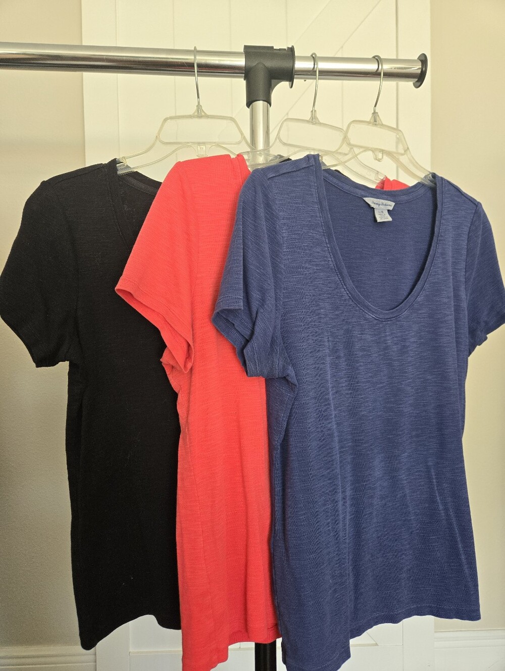 Tommy Bahama Ashby Scoop Neck Tee Bundle- Navy, Coral, Black L